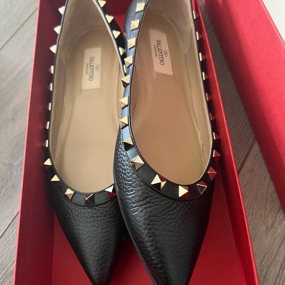 Valentino Rock Stud Flats 🫶 - Picture 6 of 7